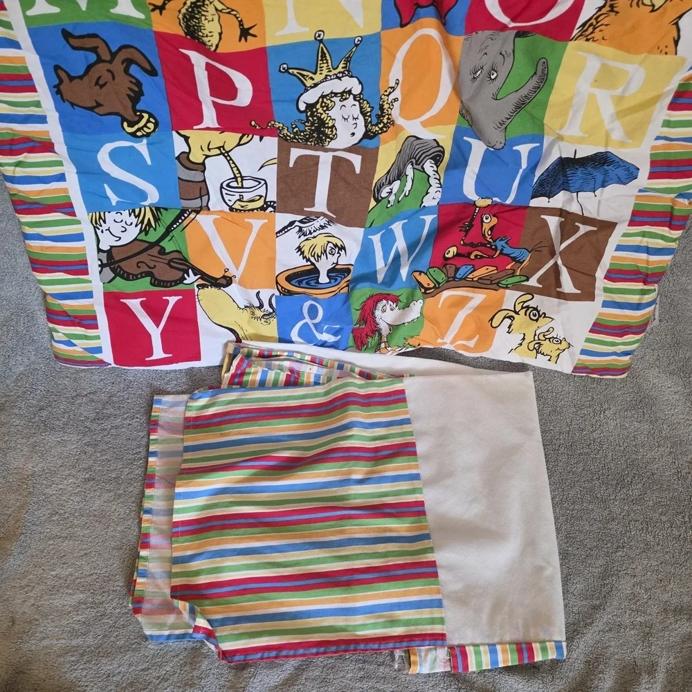 Dr. Seuss Crib Toddler Bed Quilted Blanket 29x37